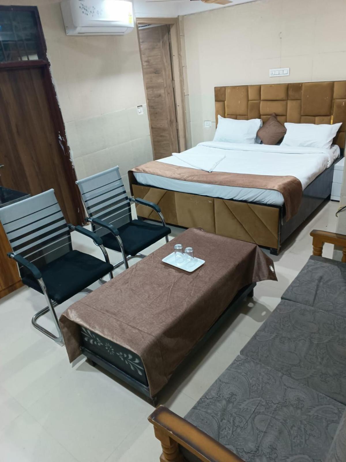 Soooper Hotel Gurgaon Exterior photo