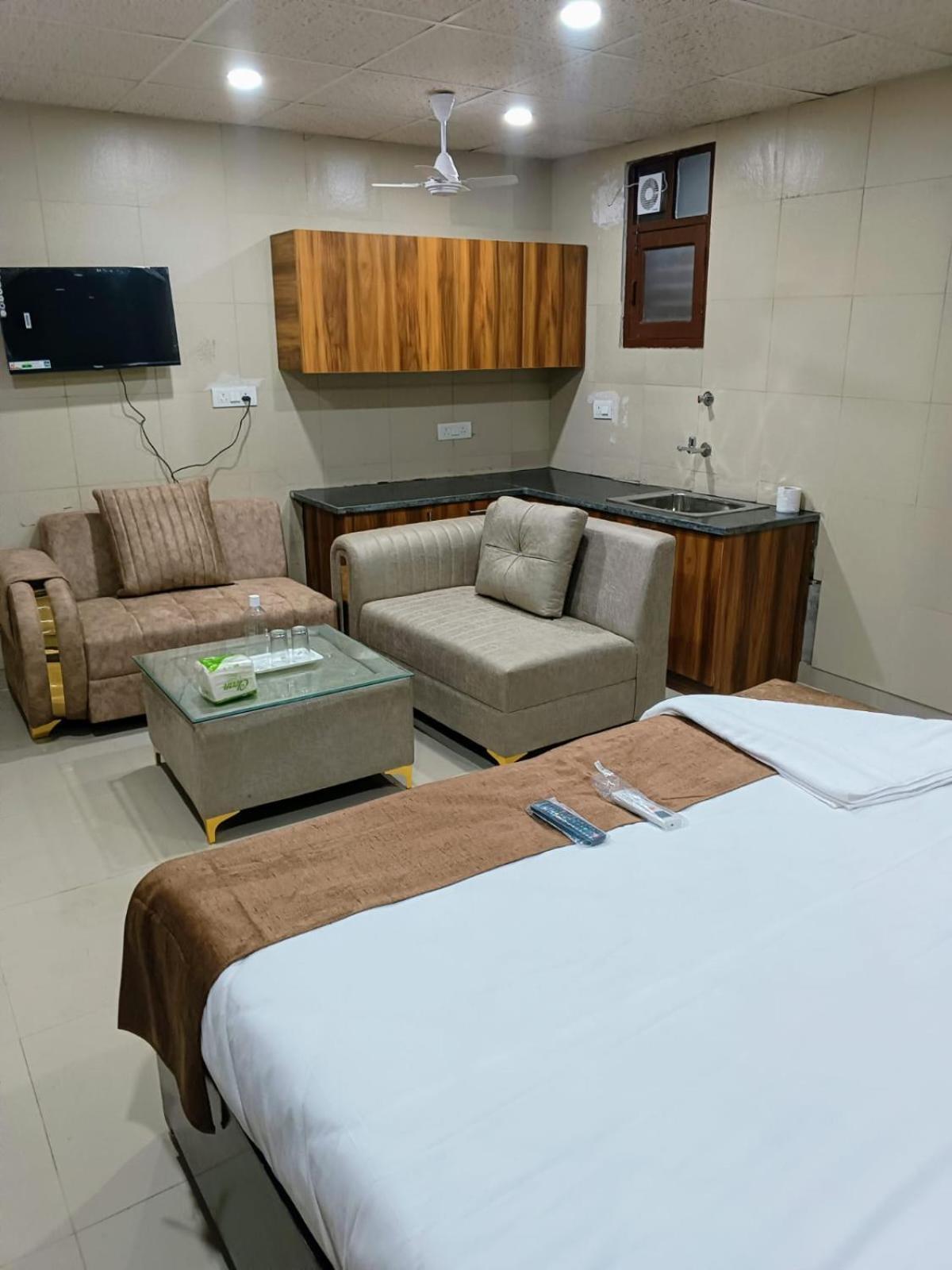 Soooper Hotel Gurgaon Exterior photo