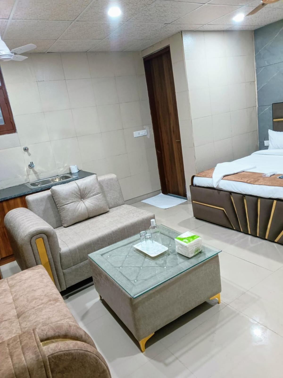 Soooper Hotel Gurgaon Exterior photo