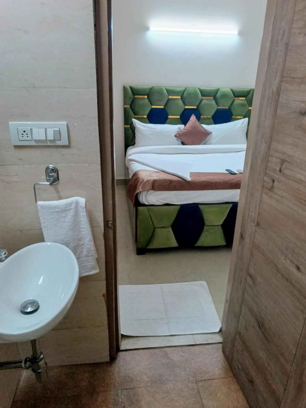 Soooper Hotel Gurgaon Exterior photo