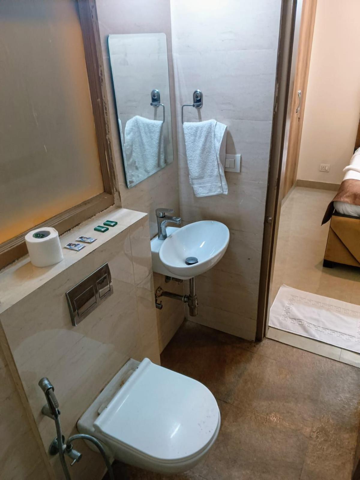 Soooper Hotel Gurgaon Exterior photo